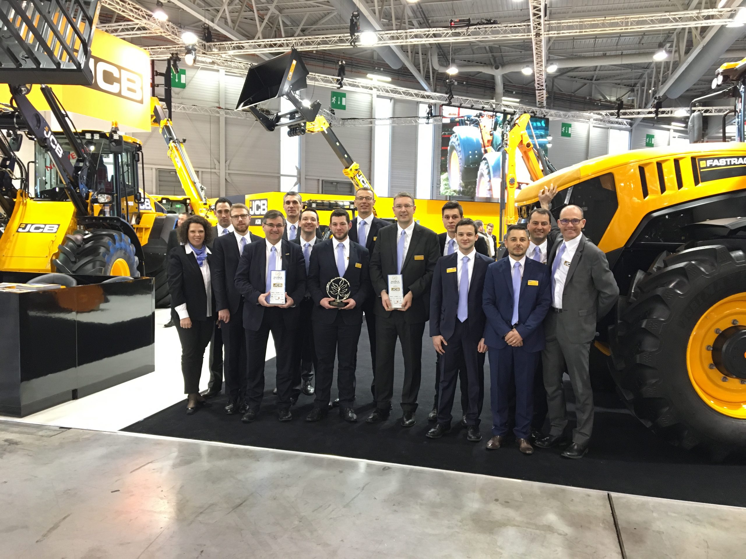 JCB DUO ARE SIMA 2017 MACHINES OF THE YEAR